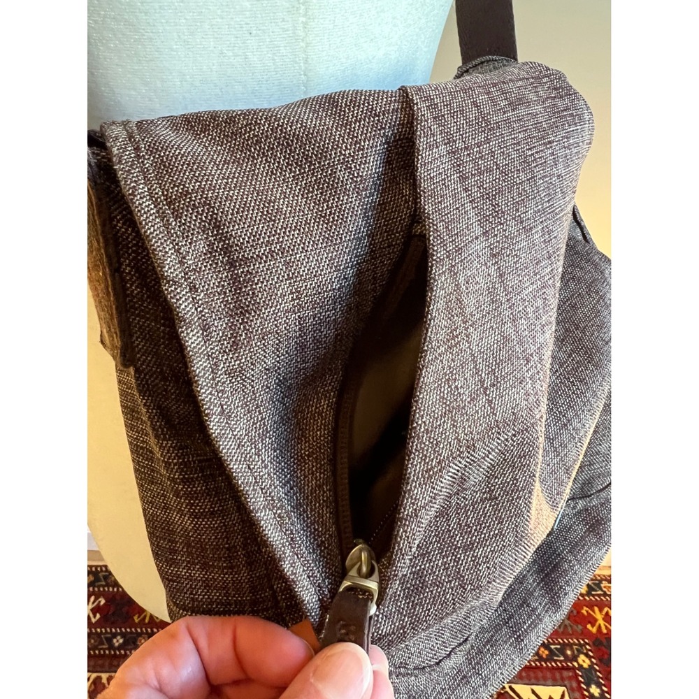 Keen Gray Textured Crossbody Messenger Bag Adjustable Patterned Strap Women - Picture 3 of 12